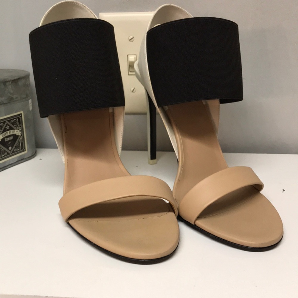Vince heels
